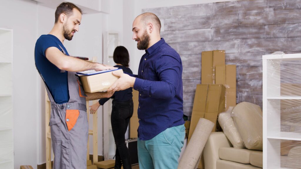 Making the Right Move: The Benefits of Professional Movers vs. DIY